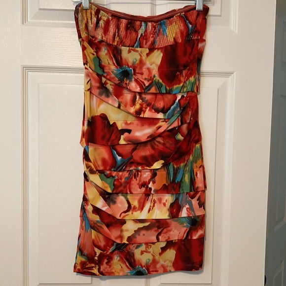 Tropical Dress - Picture 4 of 8